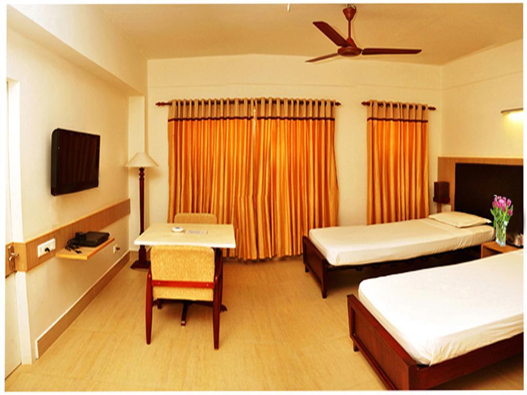 Bharat Hotel Kochi Extérieur photo