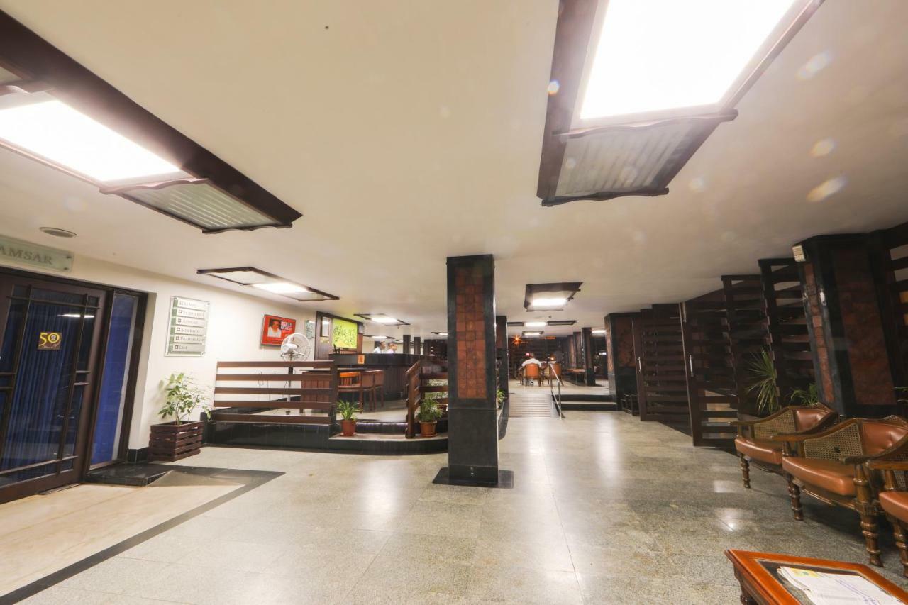 Bharat Hotel Kochi Extérieur photo